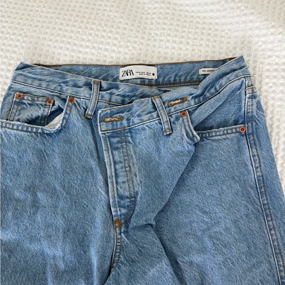 Zara High Rise Crossover Jeans - Picture 6 of 9